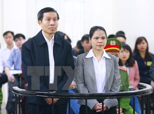 Tòa tuyên án Anh Ba Sàm - Nguyễn Hữu Vinh và đồng bọn lần lượt 5 năm và 3 năm tù vì lợi dụng quyền tự do dân chủ xâm phạm lợi ích của Nhà nước, quyền, lợi ích hợp pháp của tổ chức, công dân