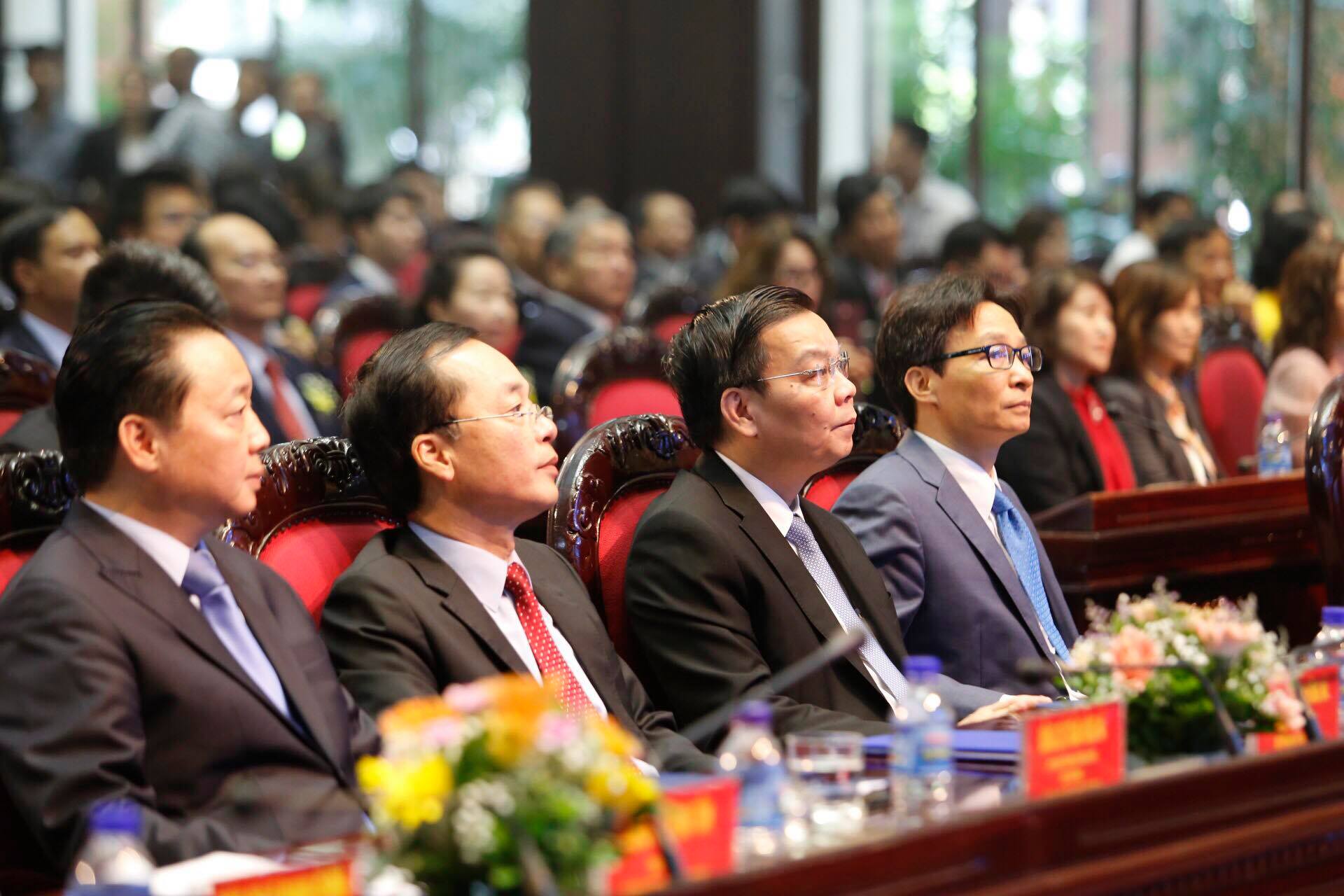 Phó Thủ tướng Vũ Đức Đam và các Bộ trưởng Bộ KH&CN Chu Ngọc Anh, Bộ trưởng Bộ Xây dựng Phạm Hồng Hà, Bộ trưởng Bộ trưởng Bộ Tài nguyên và Môi trường Trần Hồng Hà tham dự lễ trao giải.