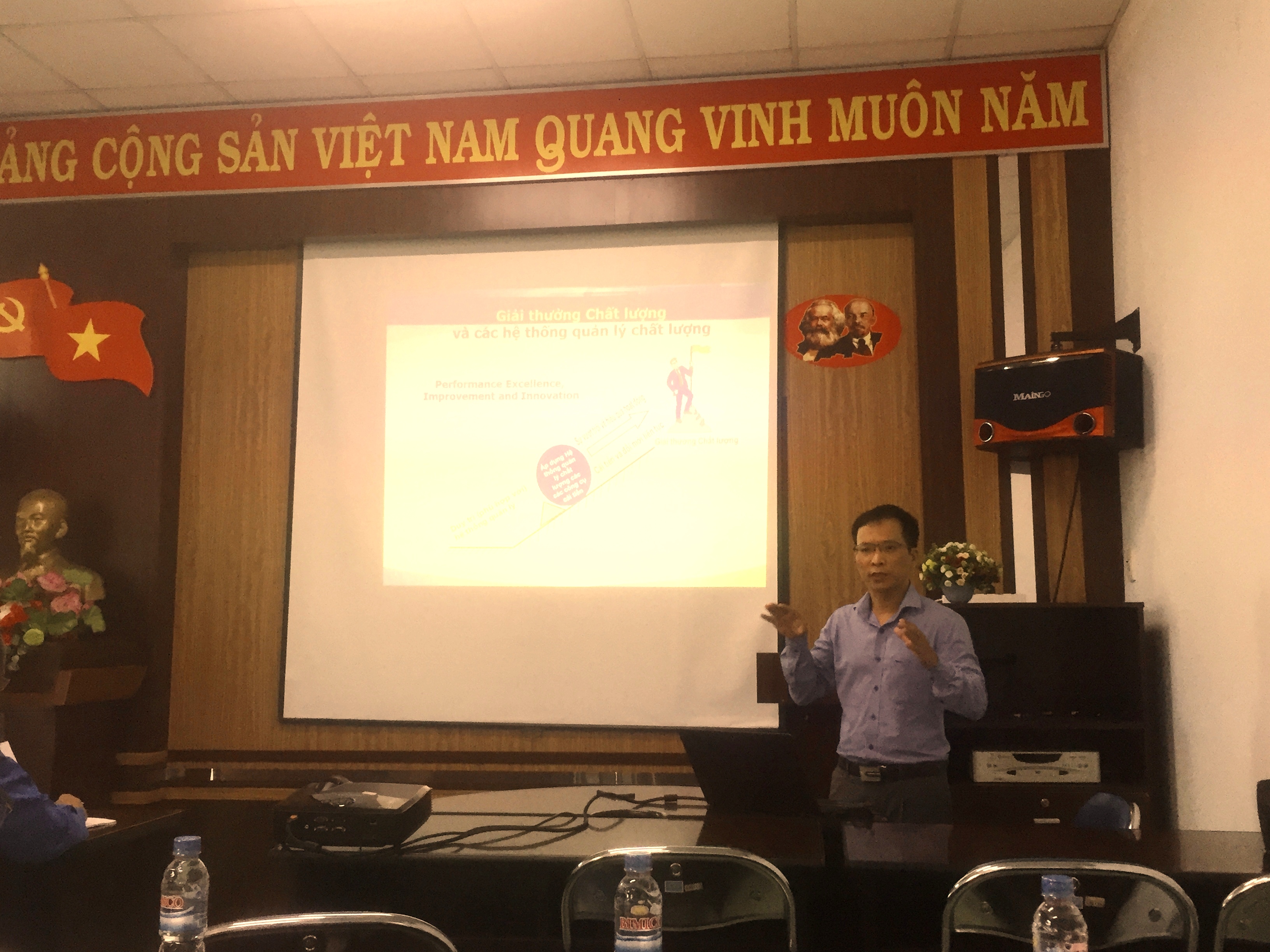  Ông Phùng Mạnh Trường – Phó Viện trưởng Viện Tiêu chuẩn Chất lượng Việt Nam trong chương trình đào tạo