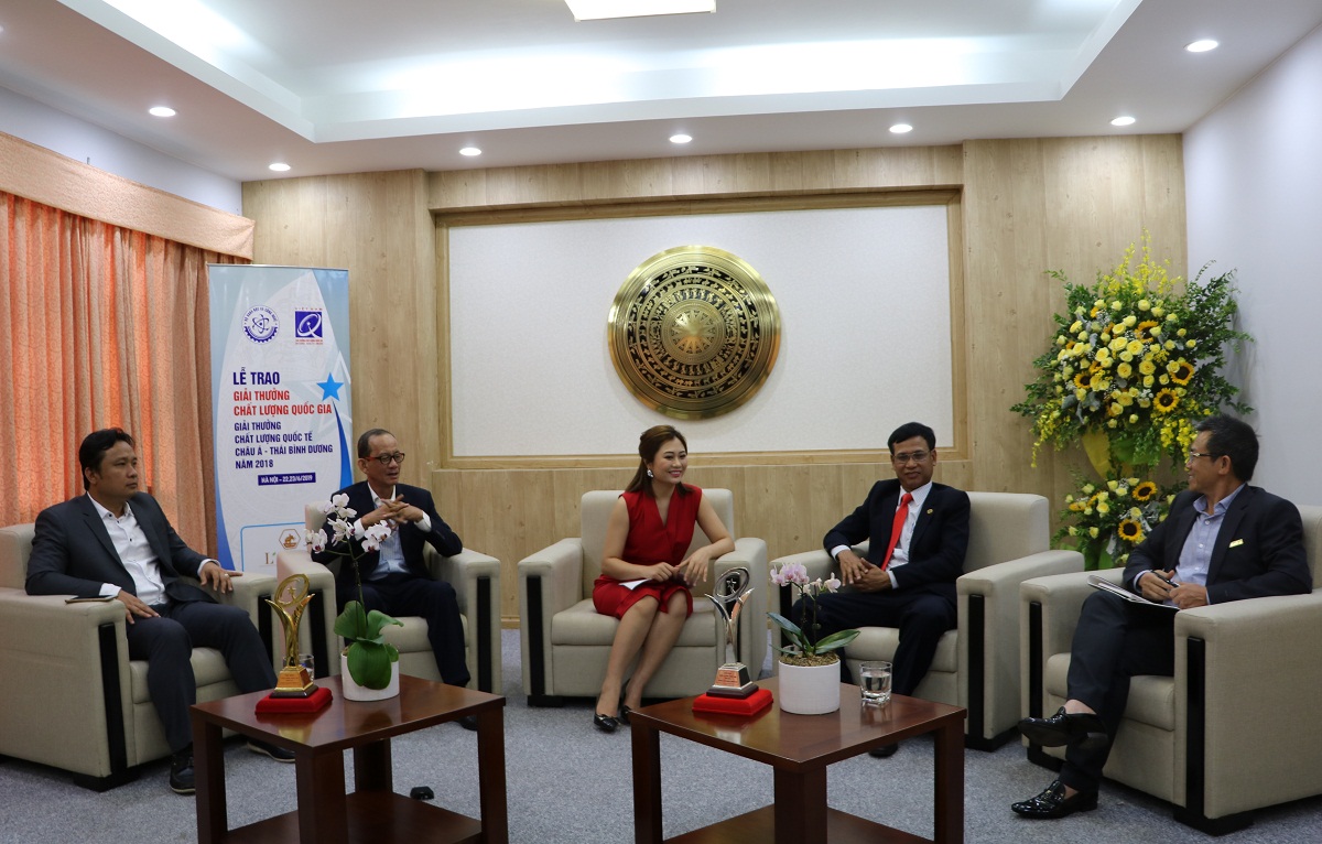 Các khách mời tham gia trong chương trình Tọa đàm do Chất lượng Việt Nam tổ chức