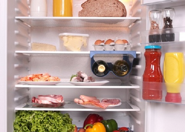 Thực phẩm chưa được sơ chế cho vào tủ lạnh dễ làm phát sinh vi khuẩn và mất đi nguồn dinh dưỡng ban đầu.