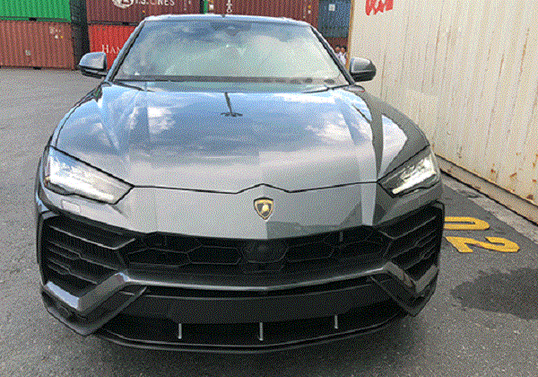 Bộ đôi SUV Lamborghini Urus đầu tiên về Việt Nam