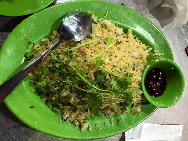 Đĩa cơm có giá 150.000 đồng tại nhà hàng Nhật Trang mà khách hàng phản ánh