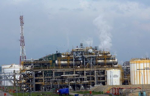 nhà máy lọc dầu Dung Quất, bơm 2 tỷ usd,phát triển kinh tế-xã hội, dầu khí