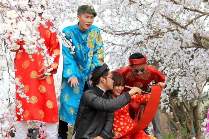 Hiệp Gà trổ tài đọc rap trong MV nhạc Tết hợp tác cùng nam ca sĩ trẻ 
