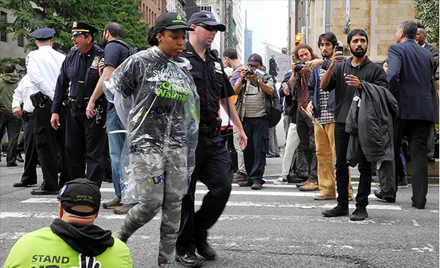 Cảnh sát New York bắt giữ người biểu tình tại Park Avenue hôm thứ ba