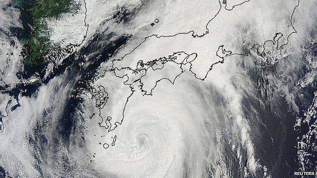 Ảnh chụp bão Hạ Long từ vệ tinh