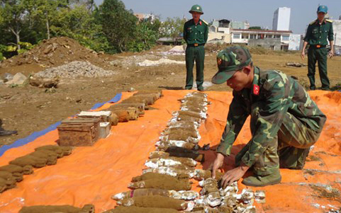 Hầm bom được tìm thấy ở Lâm Đồng chứa gần 100 quả đạn pháo