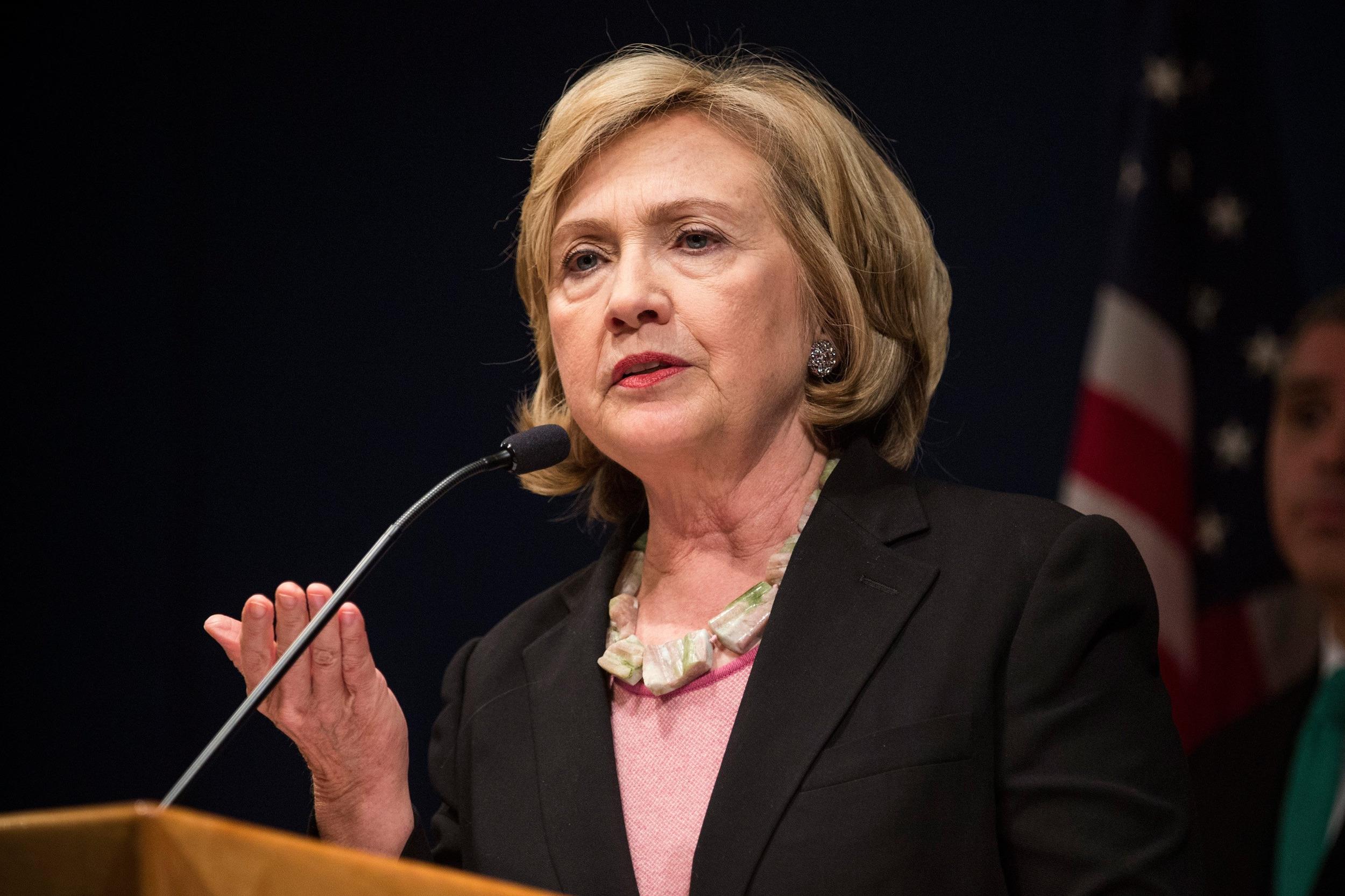 Bà Hillary Clinton sẽ còn gặp nhiều khó khăn trước khi có thể chiến thắng cuộc tranh cử Tổng thống Mỹ 2016