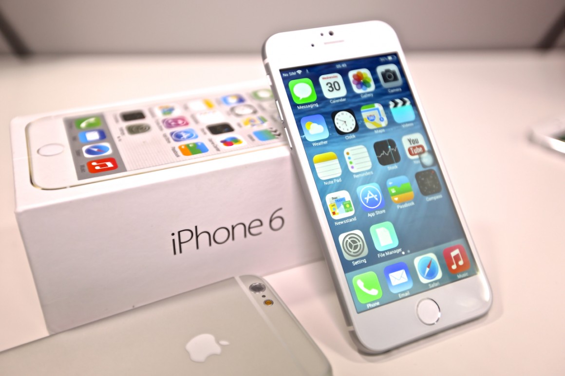 Đứng đầu danh sách smartphone hot nhất hiện nay là dòng điện thoại iPhone 6S của Apple