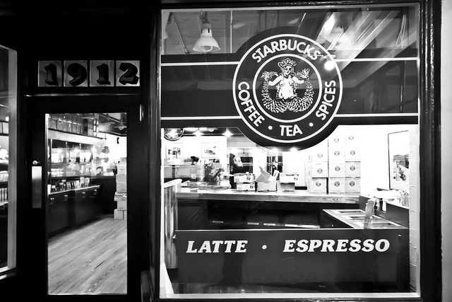 Một trong những cửa hàng đầu tiên của Starbucks