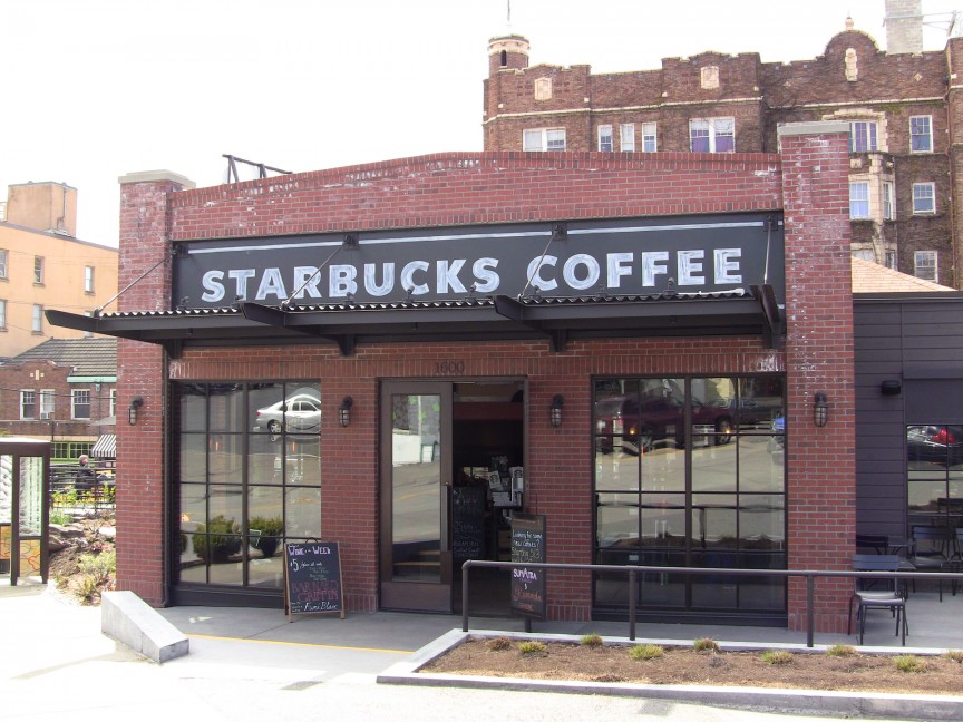 Ban đầu những cửa hàng Starbucks không bán cà phê pha sẵn