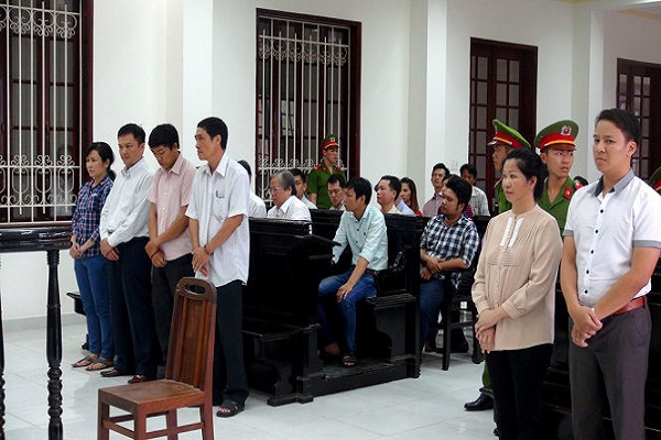 Đang xét xử vụ sai phạm tại Cty Lương thực Vĩnh Long thiệt hại hơn 102 tỉ đồng