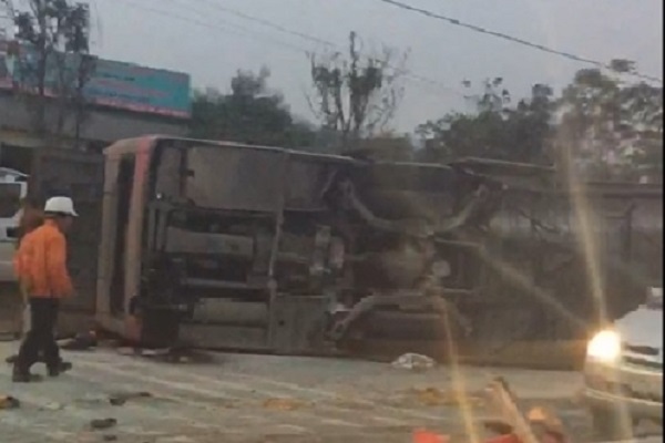 Vụ xe khách bị lật ở Nghệ An: Là xe tăng cường dịp Tết Nguyên đán nhưng chưa được chạy