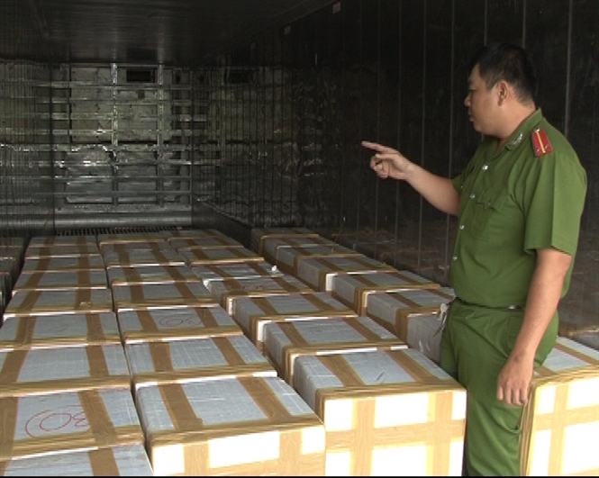 Cơ quan chức năng tỉnh Đồng Nai phát hiện nhiều thùng hàng chứa nội tạng heo đang chuẩn bị được đem đi tiêu thụ ở TP.HCM