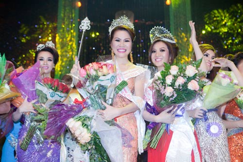 Nữ đại gia Bùi Thị Hà từng đăng quang Hoa hậu phu nhân thế giới người Việt