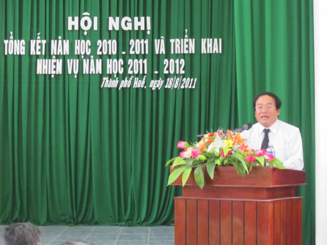 Ông Phan Nam, Trưởng Phòng GD-ĐT TP Huế xin tự cắt thi đua sau vụ việc nữ sinh bị đánh hội đồng dã man