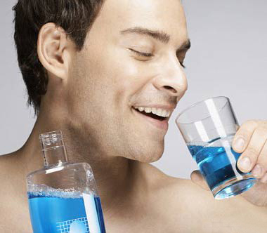 Nước súc miệng dễ gây ung thư miệng và vòm họng
