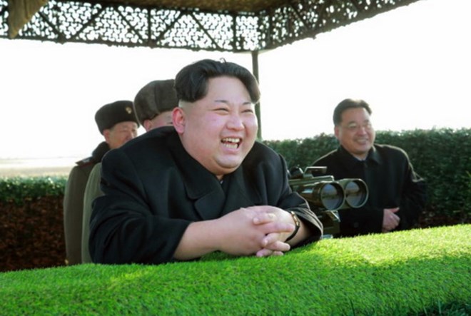 Chủ tịch Triều Tiên Kim Jong Un hết lời ca tụng loại tên lửa chống tăng mới của quân đội nước này