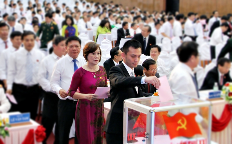 Đại biểu tham gia bầu tại Đại hội Đảng bộ TP Đà Nẵng lần thứ XXI nhiệm kỳ 2015-2020