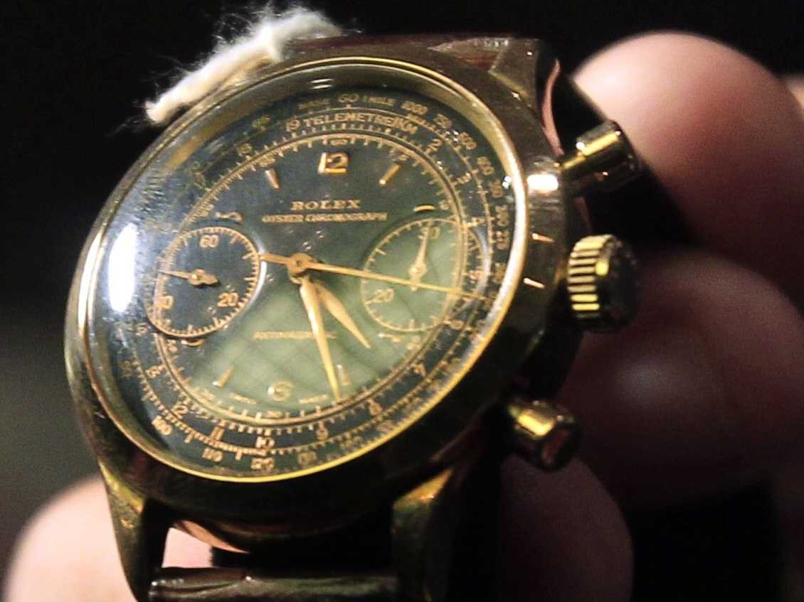 Phân biệt đồng hồ Rolex thật giả bằng cảm nhận chuyển động của kim giây trên mặt đồng hồ