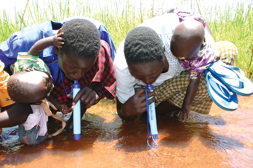 Ống lọc nước LifeStraw đã cho phép nhiều người dân trên thế giới sử dụng được nguồn nước sạch và an toàn