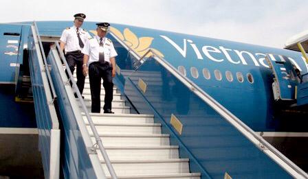 Hàng loạt phi công Vietnam Airlines nộp đơn xin nghỉ việc vì chê lương thấp