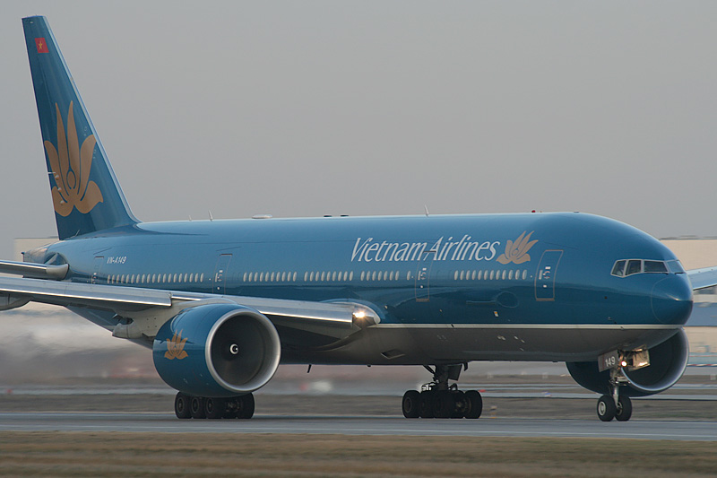 Cơ phó này đi trên chuyến bay mang số hiệu VN 320 khởi hành từ TP.HCM lúc 0g10 ngày 6-10 đi Osaka, Nhật Bản