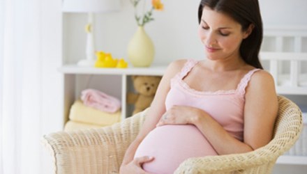 Phụ nữ có thai không nên dùng hạt é vì dễ gây sẩy thai
