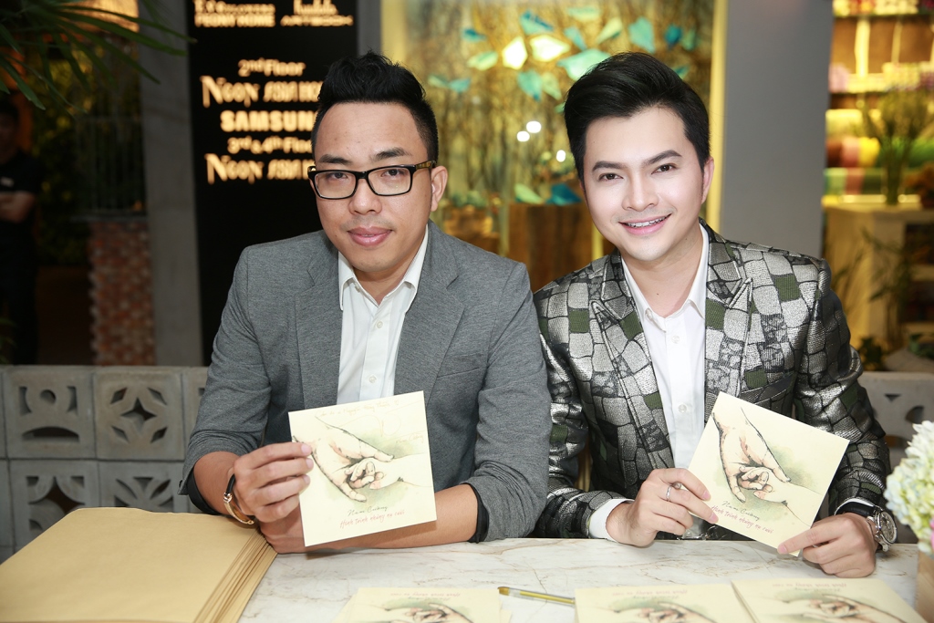 Album lần này là một dự án hợp tác giữa Nam Cường và nhạc sĩ Nguyễn Hồng Thuận