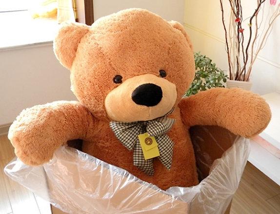 Quà tặng Valentine trắng cho bạn gái được ưa chuộng chính là những chú gấu bông