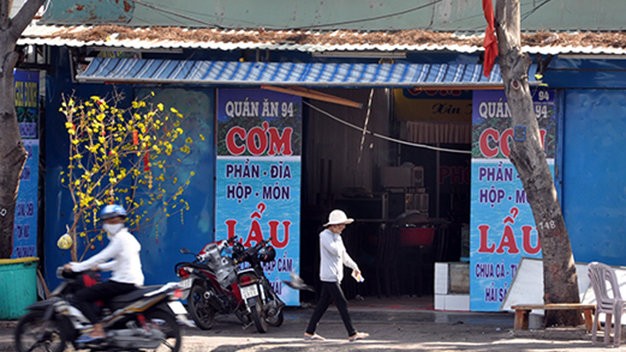 Quán ăn chặt chém ‘Hào Long Sơn’ đã dỡ bỏ biển hiệu