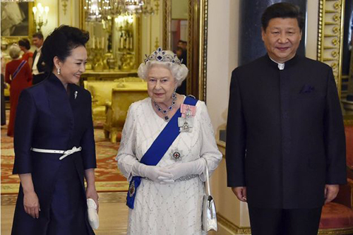 Nữ hoàng Elizabeth và vợ chồng Chủ tịch Trung Quốc Tập Cận Bình tại London năm ngoái