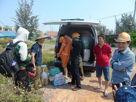 Đoàn công tác môi trường lặn khảo sát biển Quảng Bình
