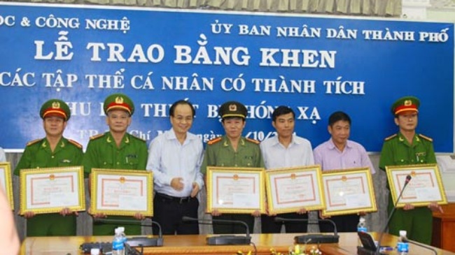 Bộ KHCN khen thưởng tập thể, cá nhân trong việc thu hồi thiết bị phóng xạ