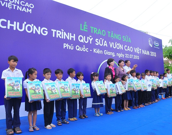 Quỹ sữa vương cao Việt Nam đến với mọi miền đất nước