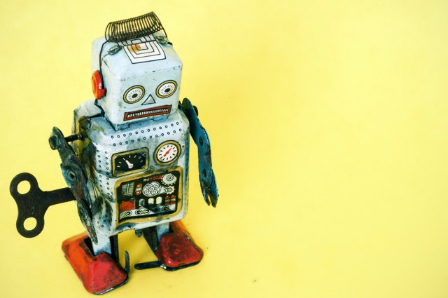 Robot thông minh càng ngày càng phát triển phù hợp với nhu cầu con người. Ảnh: Charles taylor/Shutterstock
