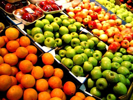 Ăn trái cây không rõ nguồn gốc là một trong những sai lầm gây bệnh