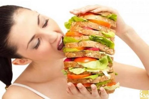 Ăn quá nhiều là sai lầm trong ăn uống ảnh hưởng đến hệ tiêu hóa