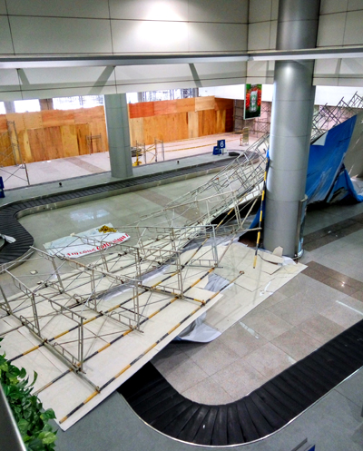 Hiện trường nơi xảy ra vụ việc tại sân bay Tân Sơn Nhất. Ảnh: VNE