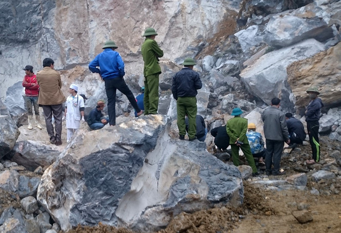 Hiện trường vụ tai nạn sập mỏ đá ở Thanh Hóa khiến 8 công nhân thương vong