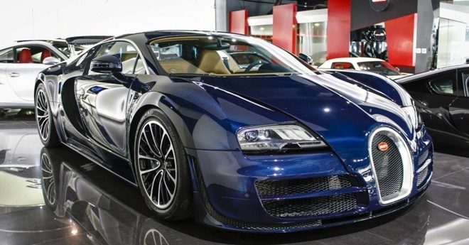 Siêu xe Bugatti mới công suất 1200 mã lực với màu xanh carbon độc đáo