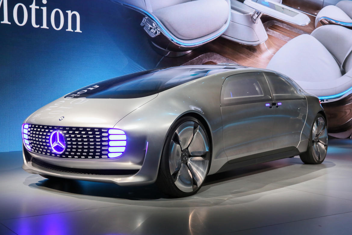 Hệ thống đèn LED của siêu xe Mercedes có thể thay đổi tùy theo chế độ lái