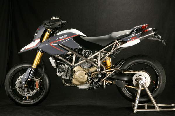 Siêu xe mô tô đắt nhất thế giới NCR Leggera 1200 Titanium Special