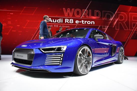 Thế hệ siêu xe Audi mới còn có thêm bản e-tron 2.0 của R8 với hai động cơ điện 92 kWh