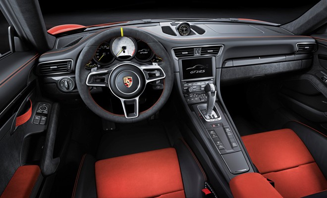 Nội thất trên chiếc siêu xe mới nhất của Porsche sang trọng với chất liệu da Alcantara cao cấp