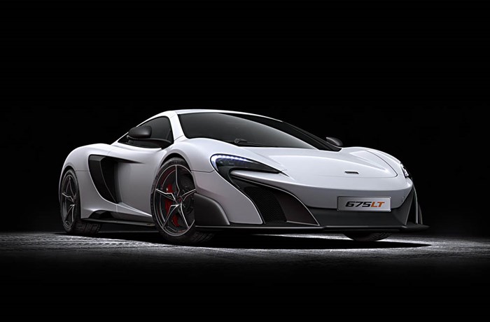 Siêu xe McLaren mới 675 LT được ví như một 'tia chớp' với vận tốc cực đại lên đến 330 km/h