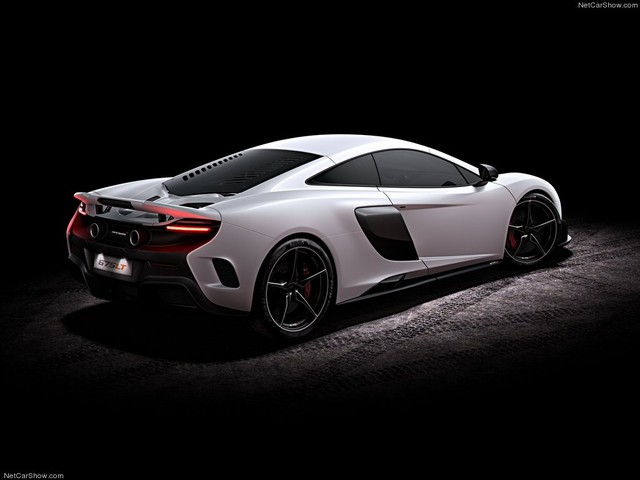 675 LT được mệnh danh là chiếc siêu xe nhanh và nhẹ nhất của McLaren 