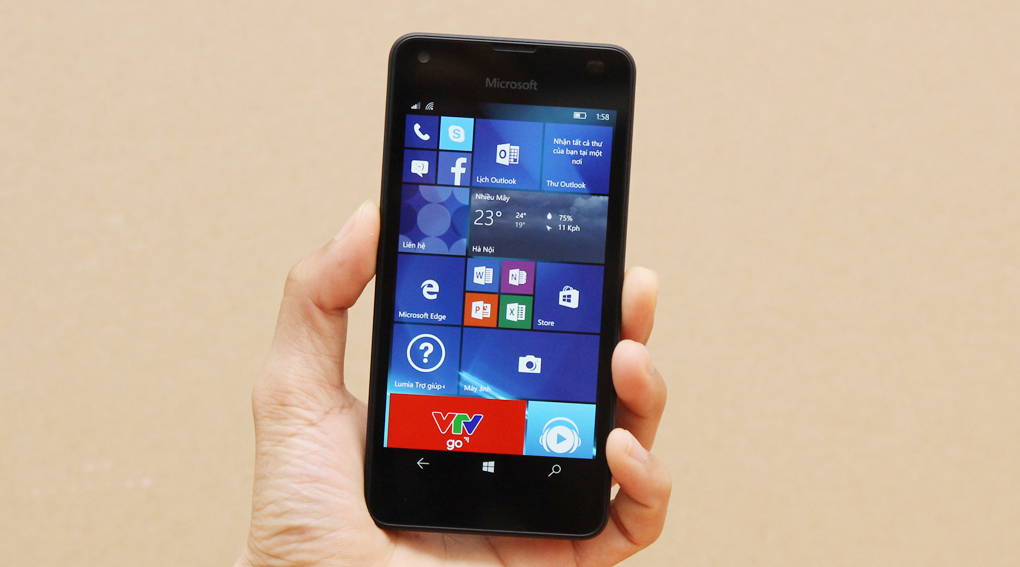 Microsoft Lumia 550 là smartphone giá rẻ nhưng kết nối mạng di động 4G LTE 
