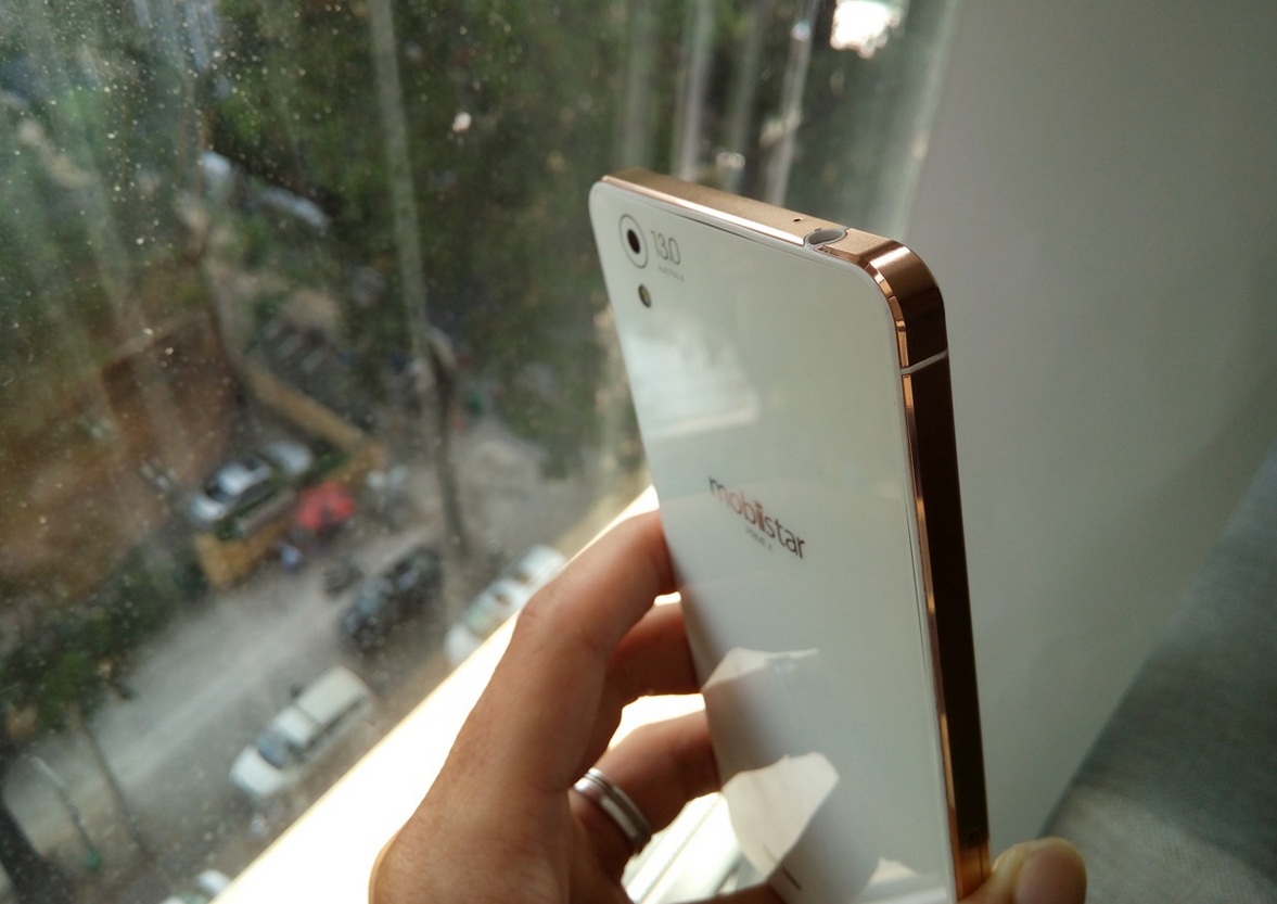 Smartphone giá rẻ thương hiệu Việt Mobiistar sở hữu thiết kế đẹp không kém BPhone